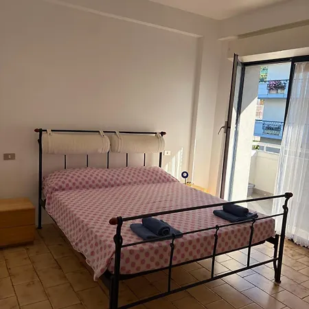 Casa Emily דירה *